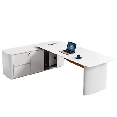 設計 MDF 焼物 漆器 材料 CEO オフィスとチェアのためのL形のエグゼクティブデスク