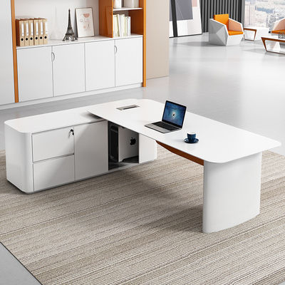 設計 MDF 焼物 漆器 材料 CEO オフィスとチェアのためのL形のエグゼクティブデスク