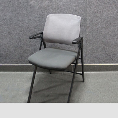 固定ハンドレルのリクライニングと折りたたむデザインの快適なトレーニングオフィスチェア