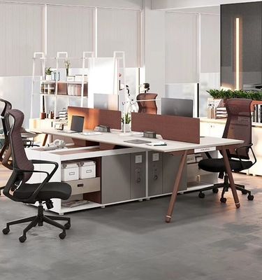 事務所家具 財務 机と椅子 組み合わせ スタッフのためのカスタマイズ可能なワークステーション