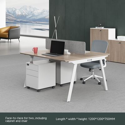 現代のオフィス家具 MDF パネル スタッフ用 デスク用 事務用 テーブル と 椅子 セット