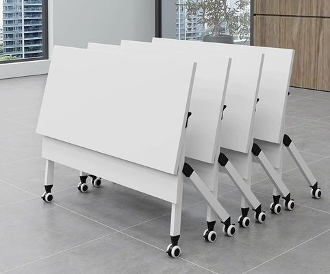 オフィス家具 特定の移動式折り畳み会議 輪の上で車輪のあるトレーニングテーブル