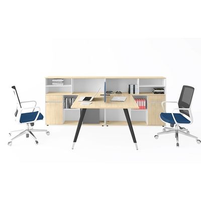 モダンなオフィス家具とデスクを活用して 職場を改造する